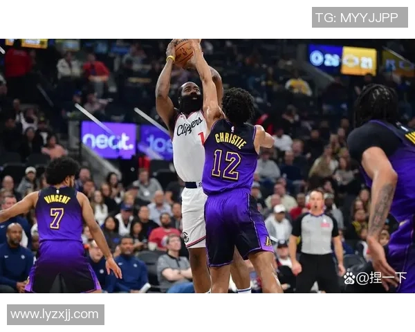 2007年NBA总决赛回顾:魔术队与马刺队的巅峰对决与精彩瞬间分析